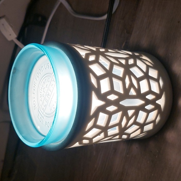 Scentsy Other - Full size Scentsy warmer